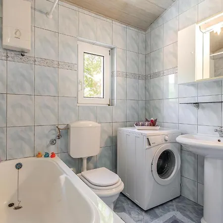 Lovely In With House Sea View Donji Zagon